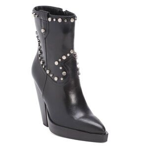 VINCE CAMUTO Black Made In Brazil Leather Nanikshie Studded Heeled Boots